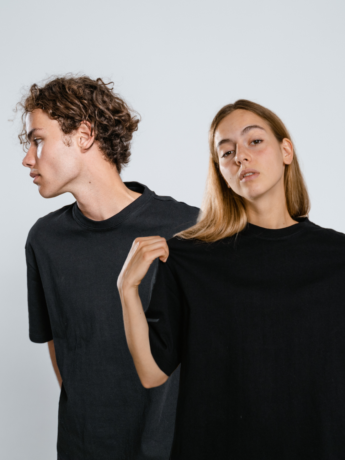 ¿Qué es la ropa minimalista y por qué está revolucionando la moda en México y el mundo?